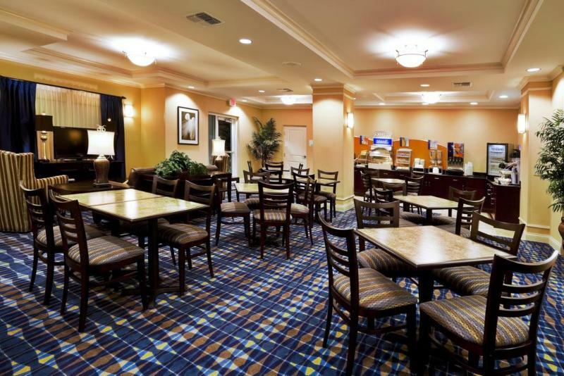 Holiday Inn Express Hotel & Suites Fort Pierce West Eksteriør billede