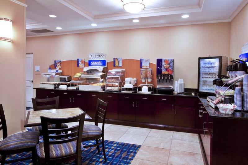 Holiday Inn Express Hotel & Suites Fort Pierce West Eksteriør billede