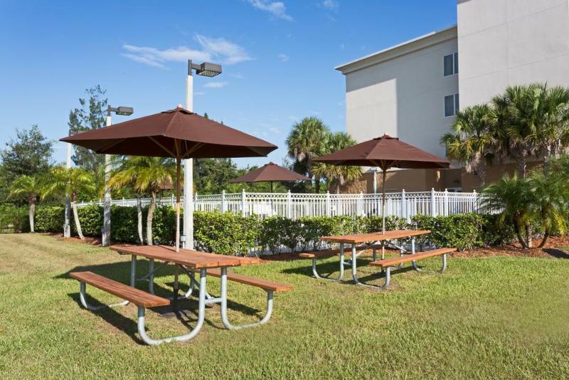 Holiday Inn Express Hotel & Suites Fort Pierce West Eksteriør billede